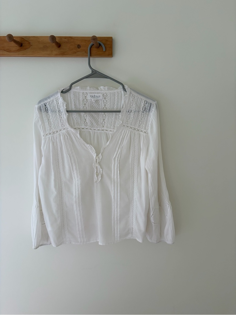 Beautiful Velvet by Graham & Spencer White Lace-Inset Peasant Top S